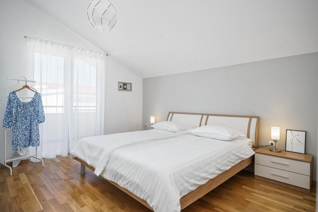 Family Petrov Apartments Водице Екстериор снимка