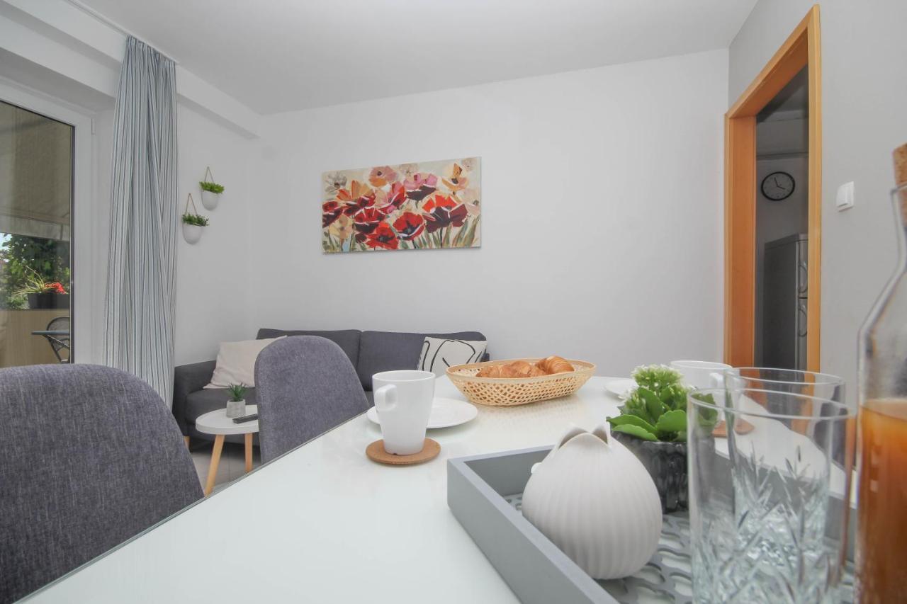 Family Petrov Apartments Водице Екстериор снимка