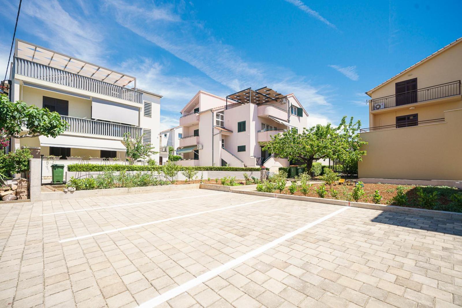 Family Petrov Apartments Водице Екстериор снимка